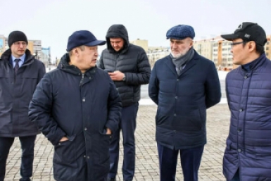 Дмитрий Садовников совершил объезд города Якутска Мария Васильева, ЯСИА