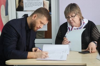 Евгений Стекачев готовится проголосовать Юлия Ушакова, ИА IrkutskMedia