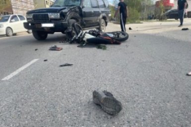 Водитель питбайка и его пассажир пострадали в ДТП в Якутии МВД Якутии