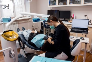 Лечение в стоматологии Тихоокеанского Медицинского Илья Аверьянов, ИА PrimaMedia