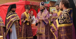Архипастырь Роман освятил мед нового урожая в Якутске Яна Лазарева, YakutiaMedia