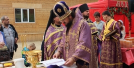 Архипастырь Роман освятил мед нового урожая в Якутске Яна Лазарева, YakutiaMedia