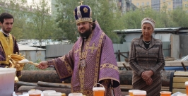 Архипастырь Роман освятил мед нового урожая в Якутске Яна Лазарева, YakutiaMedia