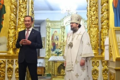 Глава Якутии посетил Рождественскую службу в Преображенском кафедральном соборе Андрей Сорокин, ЯСИА