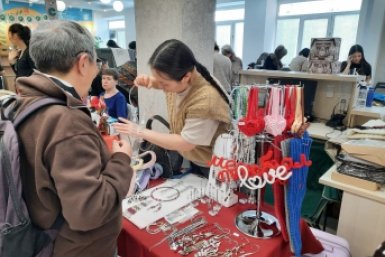 В Якутске состоялась выставка-ярмарка изделий ручной работы &quotВолшебная шкатулка&quot ИА YakutiaMedia