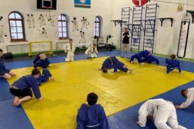 В Якутии реализуется проект &quotСамбо в школу&quot  пресс-служба главы и правительства РС (Я)