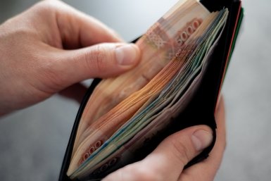 Якутия адаптирует законы о доходах чиновников к федеральным нормам Илья Аверьянов, ИА PrimaMedia.ru