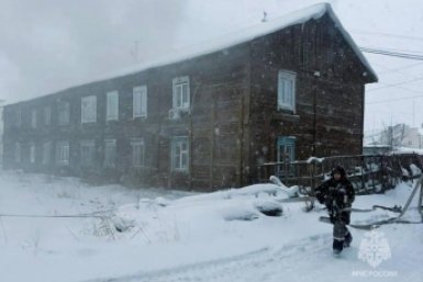 Женщина получила ожоги при пожаре жилого дома в Якутске МЧС России по РС (Я)