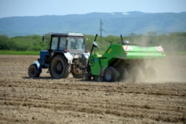 Минсельхоз Якутии на фоне войны в Иране координирует доставку удобрений Юрий Гуршал