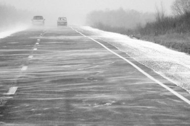 Сильный ветер и снег 