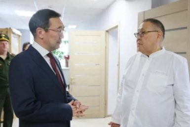 Глава Якутии проверил условия работы с призывниками и контрактниками Саргын Скрябин, ЯСИА