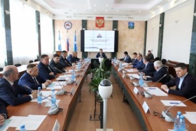 Айсен Николаев провел совещание по строительству Новоленской ТЭС Андрей Сорокин, ЯСИА