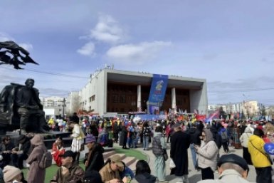 Праздник на площади Дружбы: осуохай и концерт ко Дню весны и труда