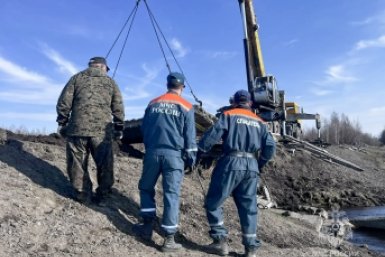 Взлетно-посадочная полоса аэропорта Зырянка полностью освободилась от воды пресс-служба МЧС по Якутии