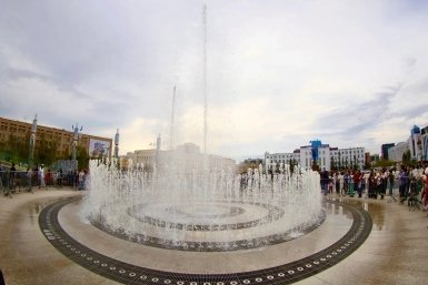 На главной площади Якутии запустили фонтан  Саргын Скрябин