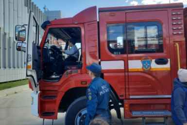 Выставку техники МЧС показали в Якутске в День России