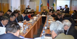 Тайным голосованием депутатов главу Нюрбинского района оставили на должности   Администрация МО &quotНюрбинский район&quot 