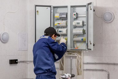 С каким долгом в ЖКХ могут отключить свет или воду и какие услуги не отключат