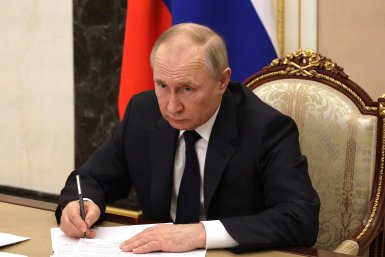 Путин провел масштабные перестановки в правительстве России