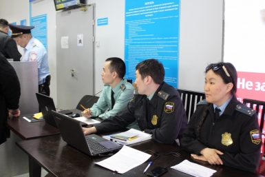 Якутяне перед вылетом в отпуск расплатились с долгами Яна Лазарева, YakutiaMedia