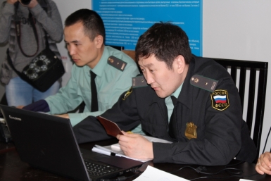 Якутяне перед вылетом в отпуск расплатились с долгами Яна Лазарева, YakutiaMedia