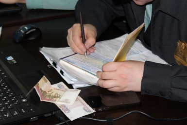 Якутяне перед вылетом в отпуск расплатились с долгами Яна Лазарева, YakutiaMedia