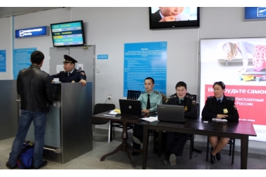 Якутяне перед вылетом в отпуск расплатились с долгами Яна Лазарева, YakutiaMedia