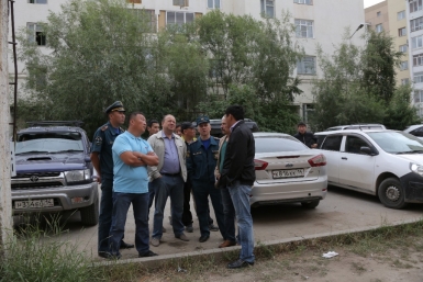 Жители аварийного дома на проспекте Ленина в Якутске покинули свои квартиры    пресс-служба администрации г. Якутска