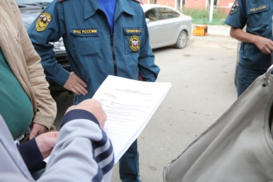 Жители аварийного дома на проспекте Ленина в Якутске покинули свои квартиры    пресс-служба администрации г. Якутска
