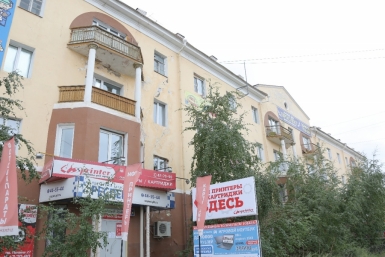 Жители аварийного дома на проспекте Ленина в Якутске покинули свои квартиры    пресс-служба администрации г. Якутска