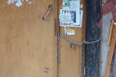 Встреча главы Якутии с жителями аварийного дома в Якутске Алена Подковырова, YakutiaMedia