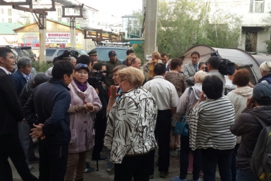 Встреча главы Якутии с жителями аварийного дома в Якутске Алена Подковырова, YakutiaMedia