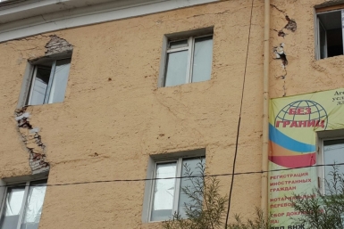 Встреча главы Якутии с жителями аварийного дома в Якутске Алена Подковырова, YakutiaMedia
