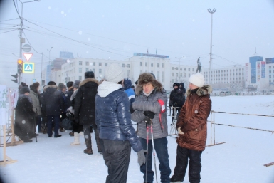 Пикет против лишения материальной помощи диализных больных прошел в Якутске Нюргуяна Иванова, Yakutiamedia