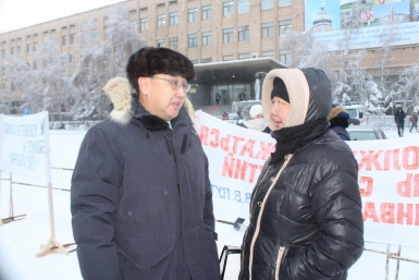 Пикет против лишения материальной помощи диализных больных прошел в Якутске Нюргуяна Иванова, Yakutiamedia