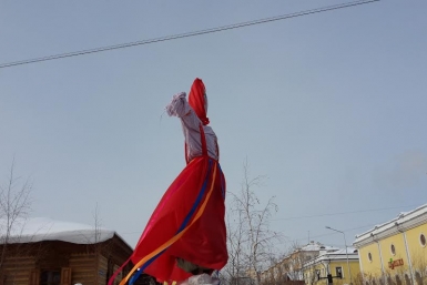 Якутяне провожают зиму народными гуляньями  YakutiaMedia
