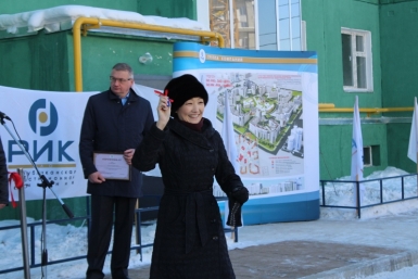 Новый 93-квартирный жилой дом &quotРассвет&quot ввели в 203 микрорайоне Якутска Нюргуяна Иванова, YakutiaMedia