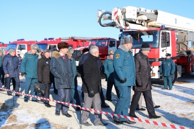 Спасатели развернули мобильный пункт временного размещения населения в Якутске Нюргуяна Иванова