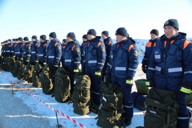 Спасатели развернули мобильный пункт временного размещения населения в Якутске Нюргуяна Иванова