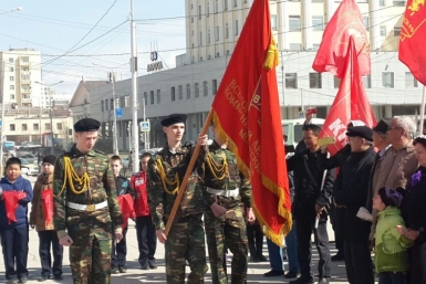 На площади Ленина в Якутске прошла церемония вступления в ряды пионеров YakutiaMedia
