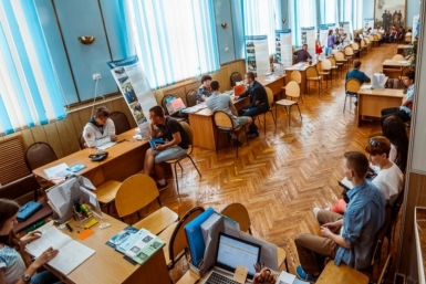 Выпускники ссузов могут бесплатно получить высшее образование в СВФУ PrimaMedia