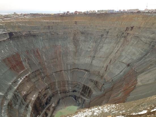 Кимберлитовая трубка МИР ИА YakutiaMedia