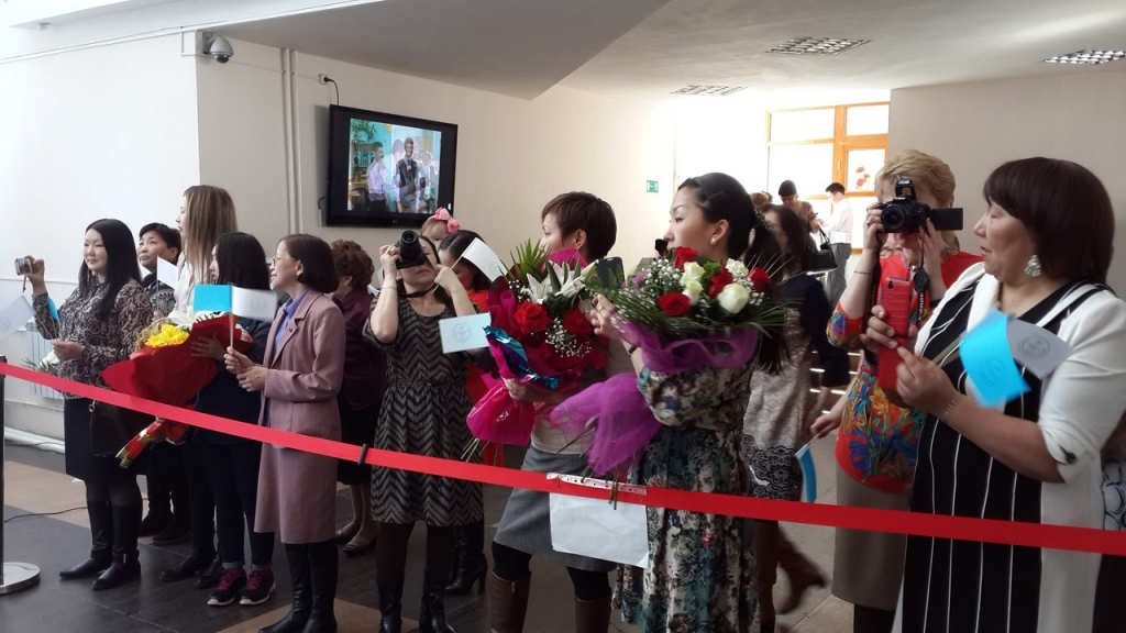 Болельщики конкурса "Учитель года 2014", Фото с места события собственное