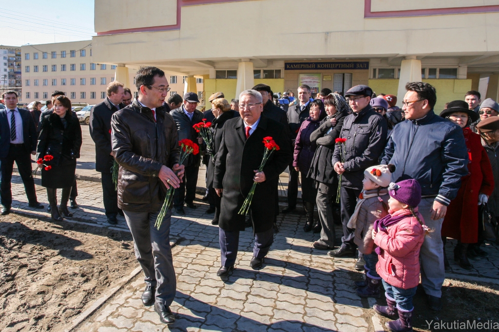 Памятник Исидору Барахову открыли в Якутске, Фото с места события собственное