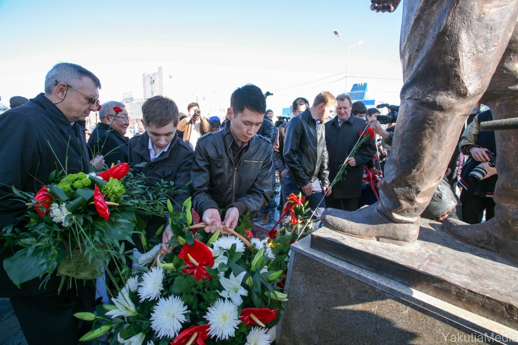 Памятник Исидору Барахову открыли в Якутске, Фото с места события собственное