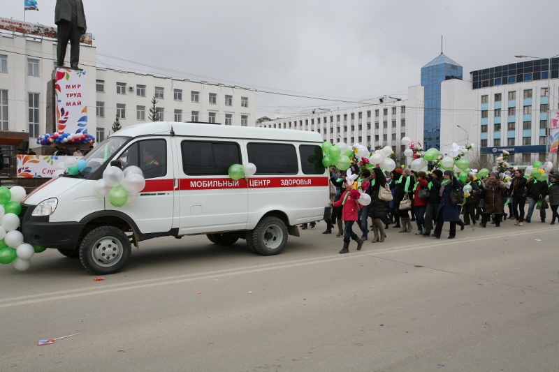 Первомайская демонстрация в Якутске, Фото с места события собственное