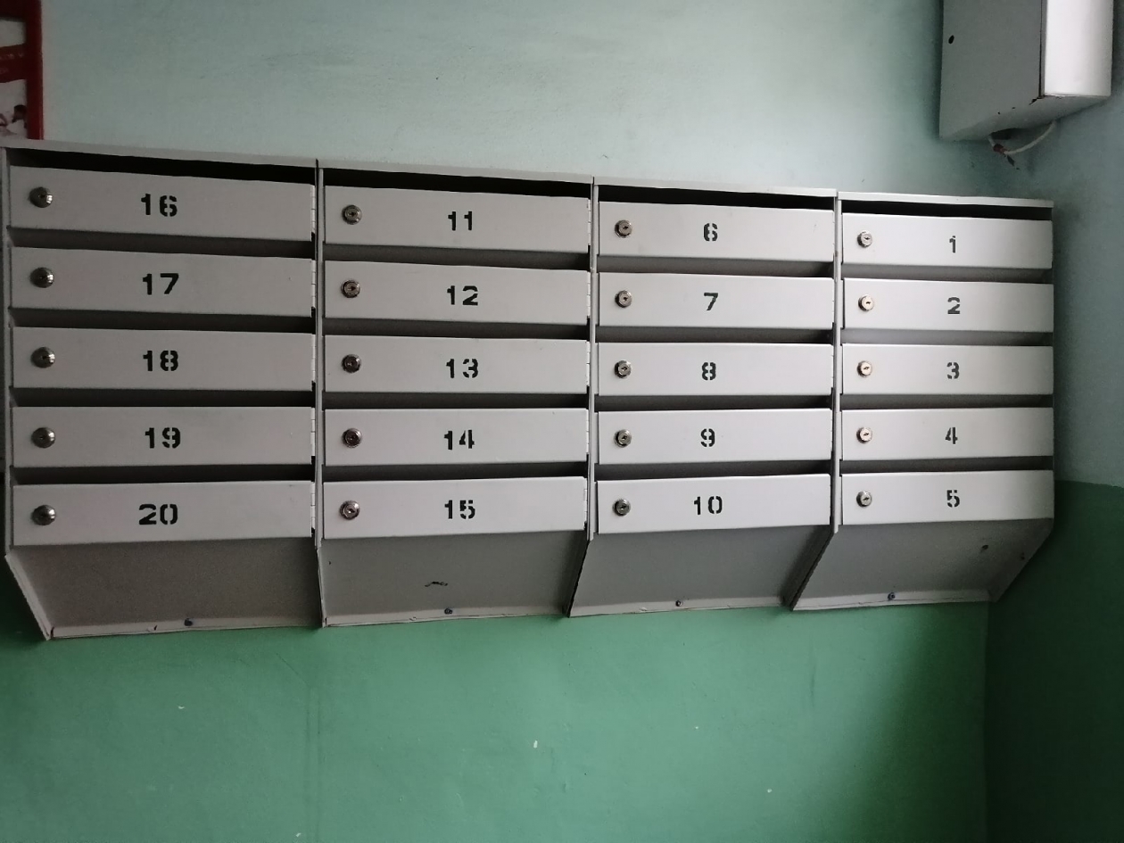 За порчу имущества в подъезде отвечать будет виновник, а не управляющая компания Абрамченко Анета
