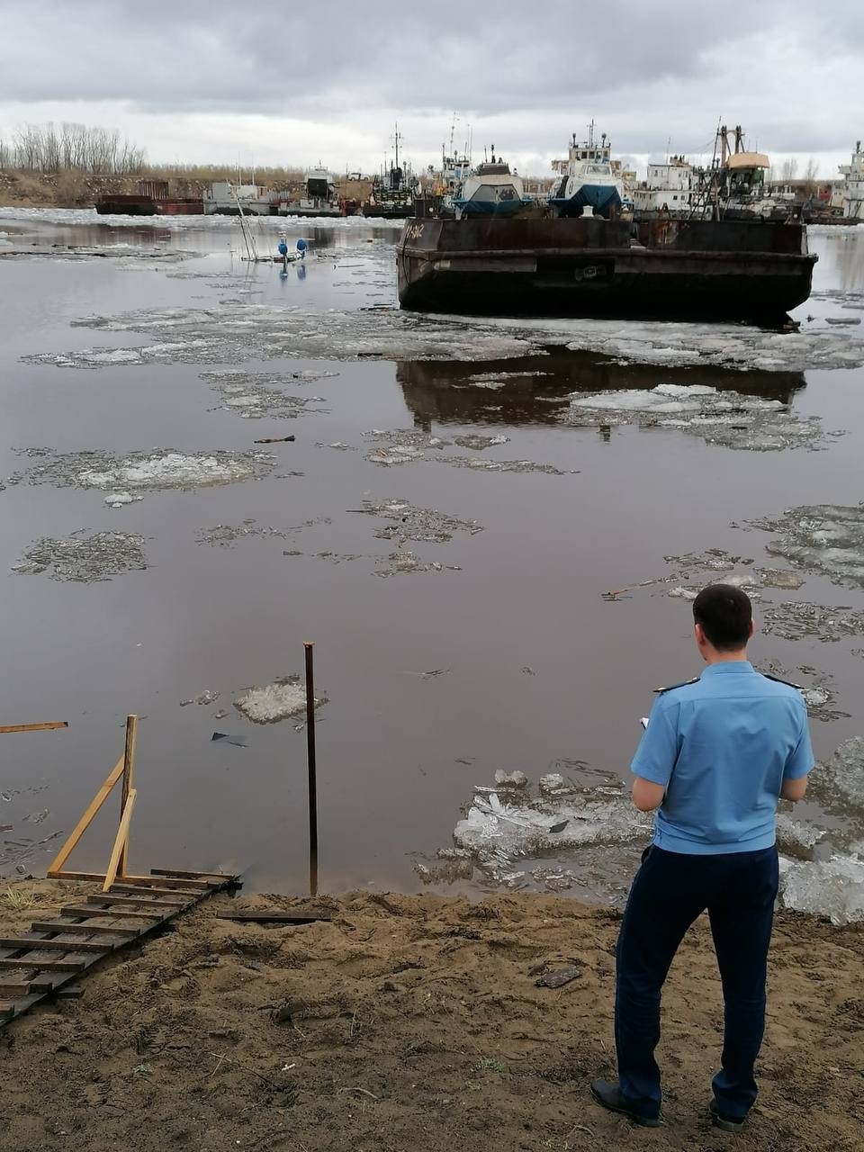 Судно затонуло в Якутии Пресс-служба транспортной прокуратуры