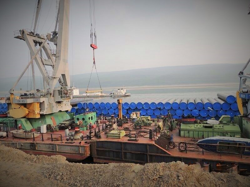 Первые трубы газопровода "Сила Сибири" доставлены в Якутию, Фото с места события из других источников
