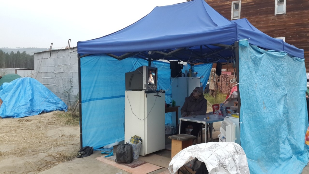 Погорельцы Борисовки-3 ждут приезда главы Якутска Айсена Николаева, Фото с места события собственное